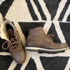 Bull boxer fleece line boots. Size 12